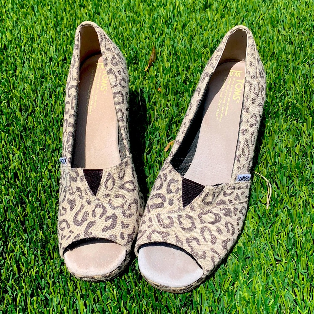 Toms wedges